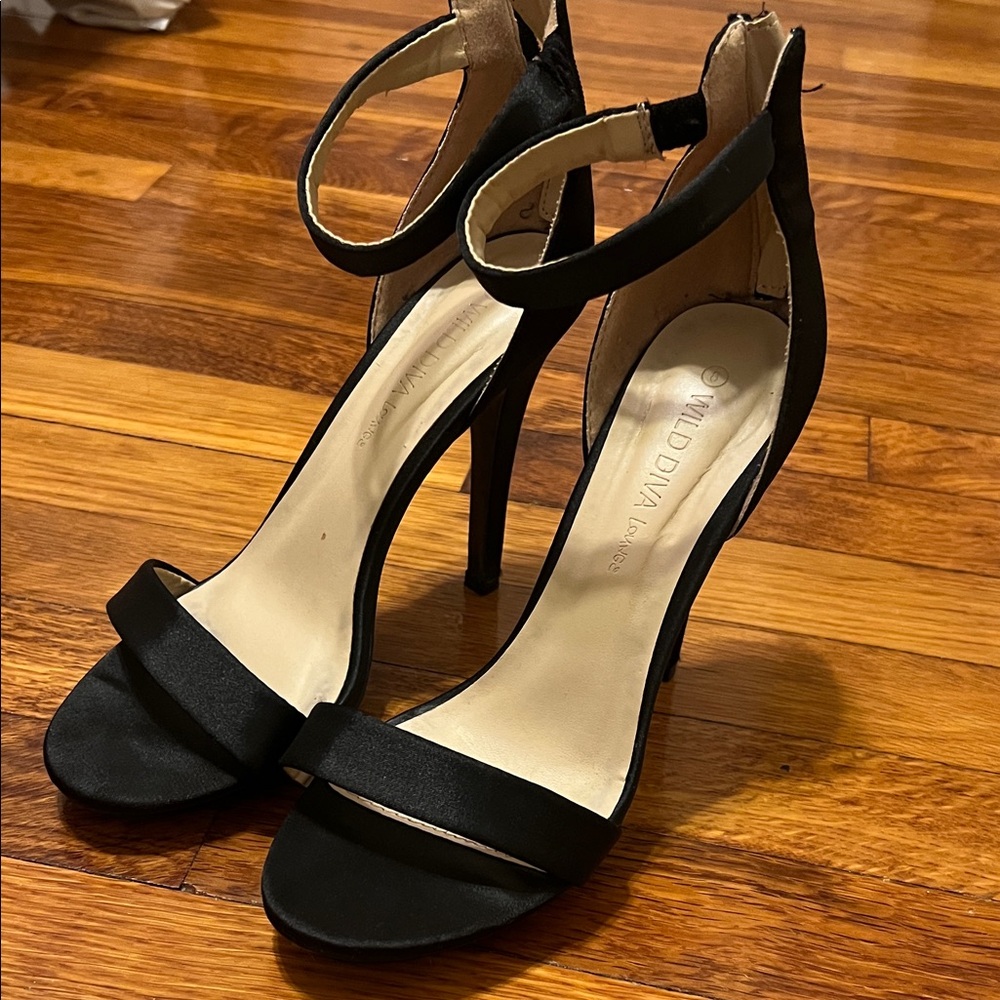 Wild Diva Elegant Black Ankle Strap Heels